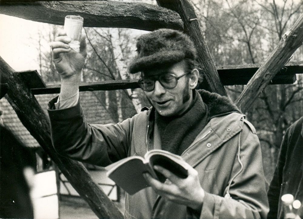 Peter Fischer beim Richtfest des Pferdestalls aus Eversdorf 1982