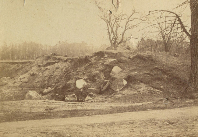 E. Krause; Bereits um 1890 in völliger Zerstörung befindliches Großsteingrab bei Kläden; dieses Grab ist bisher als letztes vollständig verschwunden